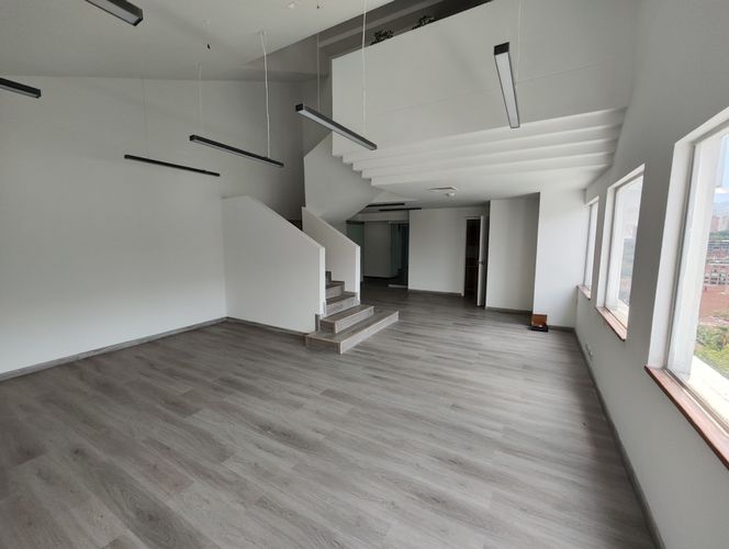 Oficina en Arriendo en El Poblado, Medellín - Miniatura 2