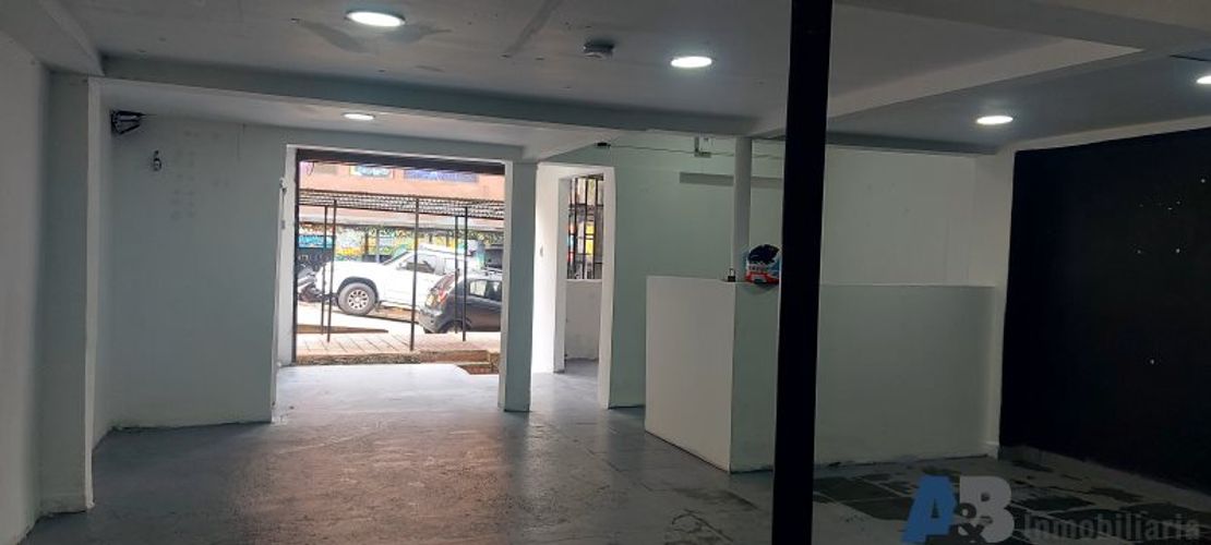 Local en arriendo en Manrique, Medellín - Miniatura 2