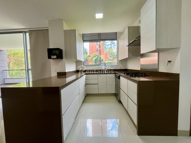 Apartamento en Arriendo en El Poblado, Medellín - Miniatura 2