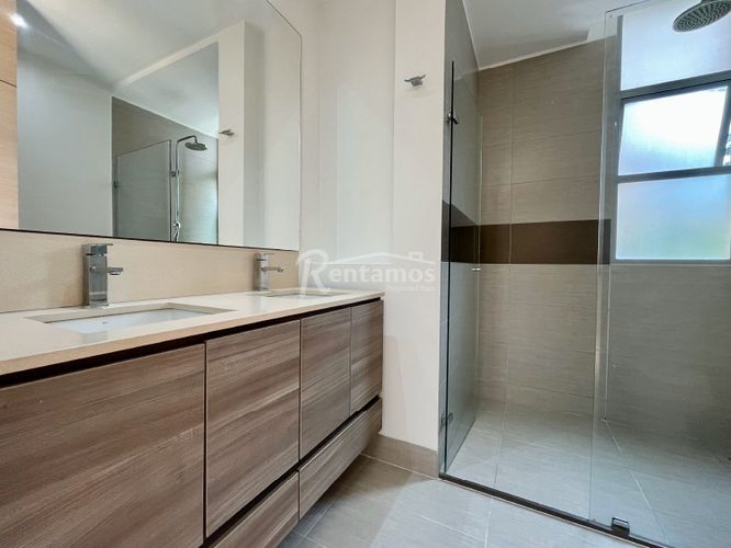 Apartamento en Arriendo en El Poblado, Medellín - Miniatura 16