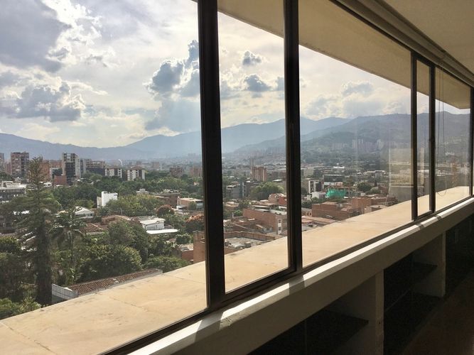 Oficina en venta en El Poblado, Medellín - Miniatura 8