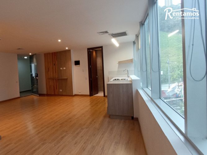 Oficina en Arriendo en Castropol, Medellín - Miniatura 2