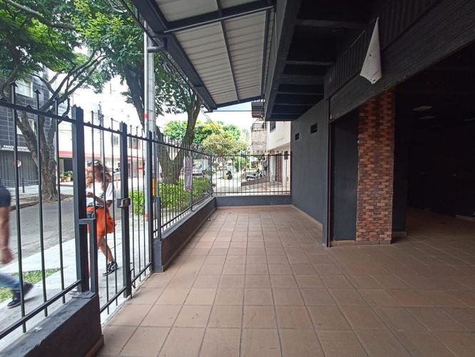 Local en Arriendo en Medellín - Miniatura 2