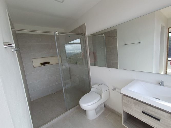 Finca en Arriendo en San isidro, Guarne - Miniatura 9