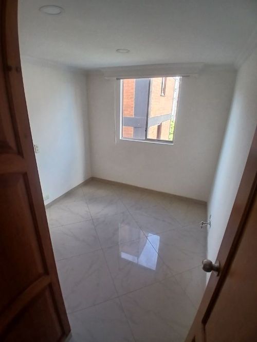 Apartamento en Arriendo en Los colores, Medellín - Miniatura 4