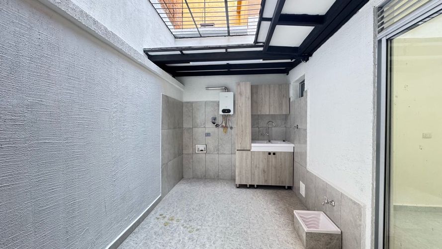 Casa en Arriendo en Medellín - Miniatura 14