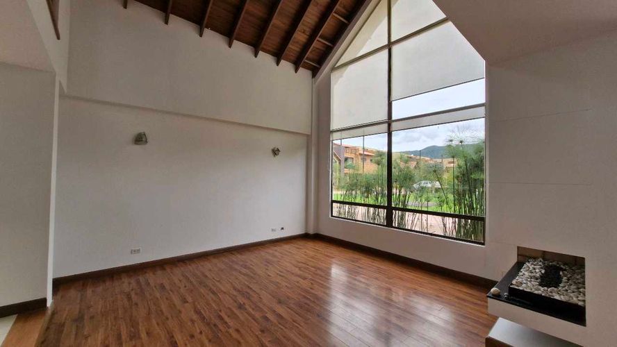 Casa en Arriendo en Guaymaral, Chía - Miniatura 4