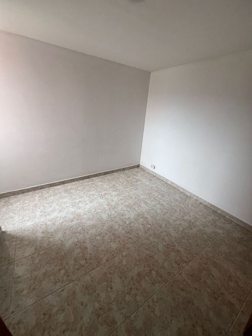 Apartamento en Arriendo en Los colores, Medellín - Miniatura 2