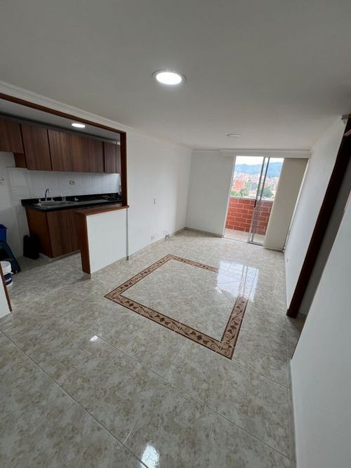 Apartamento en Arriendo en Los colores, Medellín - Miniatura 5