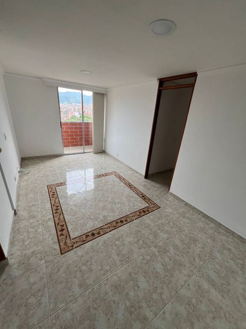 Apartamento en Arriendo en Los colores, Medellín - Miniatura 6