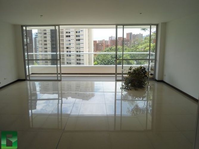 Apartamento en Arriendo en Los Balsos, Medellín - Miniatura 4