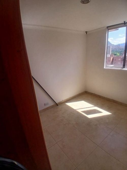 Apartamento en Arriendo en Los colores, Medellín - Miniatura 5
