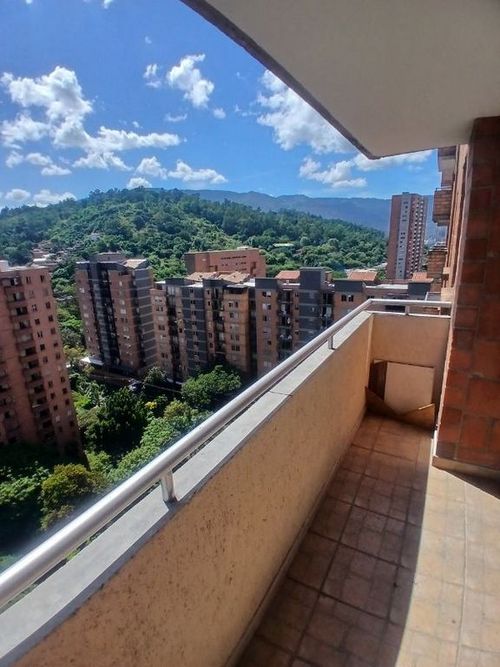 Apartamento en Arriendo en Los colores, Medellín - Miniatura 17