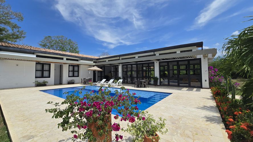 Finca en  Venta en Santafe de antioquia - Imagen 1