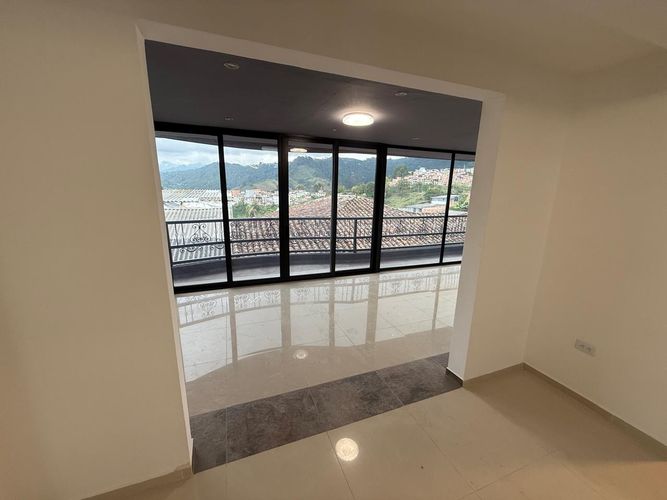 Edificio en Venta en Neira - Miniatura 4