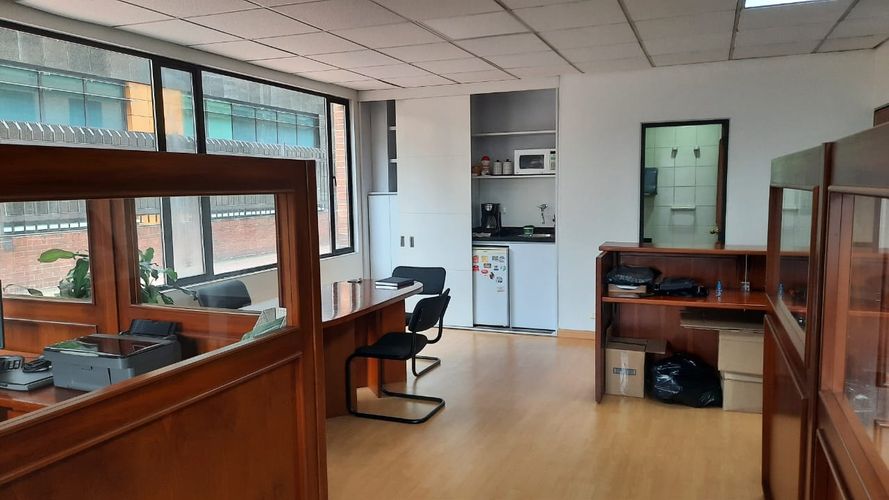 Oficina en  Arriendo en Chicó Navarra, Bogotá - Miniatura 18