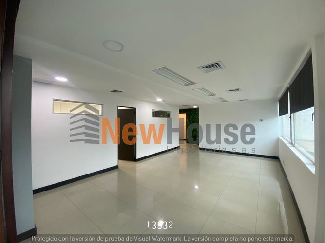 Oficina en Arriendo en Aeroparque juan pablo ii, Medellín - Miniatura 4