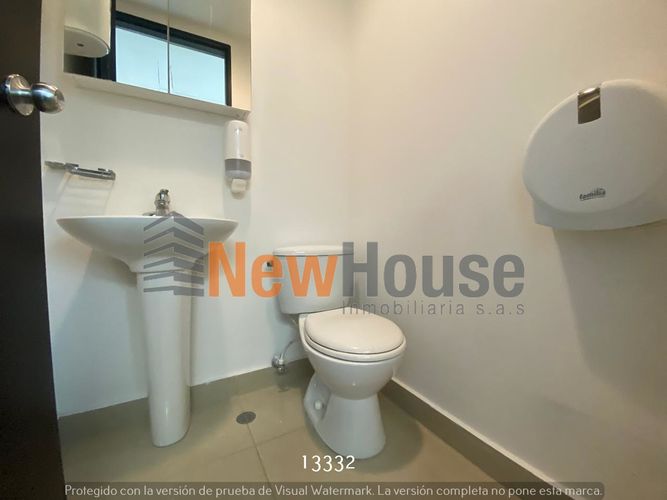 Oficina en Arriendo en Aeroparque juan pablo ii, Medellín - Miniatura 15