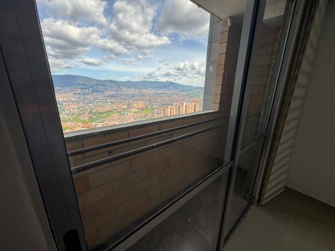 Apartamento en Arriendo en Pajarito, Medellín - Miniatura 4
