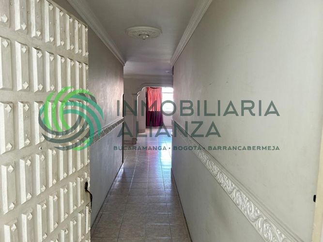 Apartamento en venta en Sotomayor, Bucaramanga - Miniatura 2