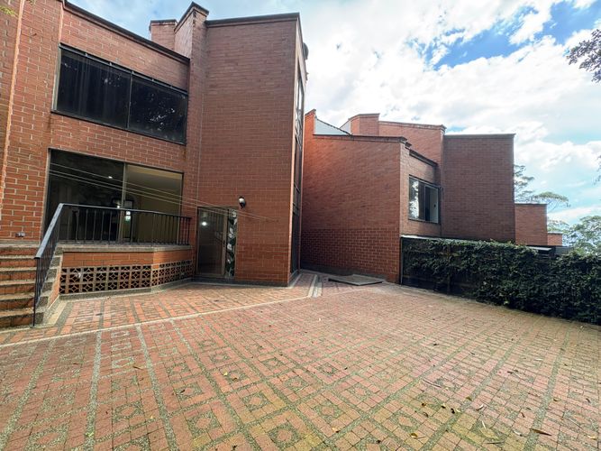 Casa en Arriendo en El Poblado, Medellín - Imagen 1