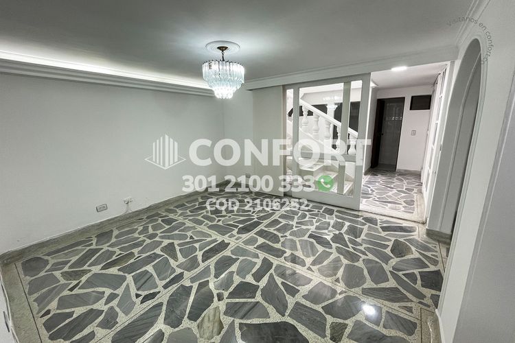 Casa en Arriendo en Loma del Escobero, Envigado - Miniatura 2