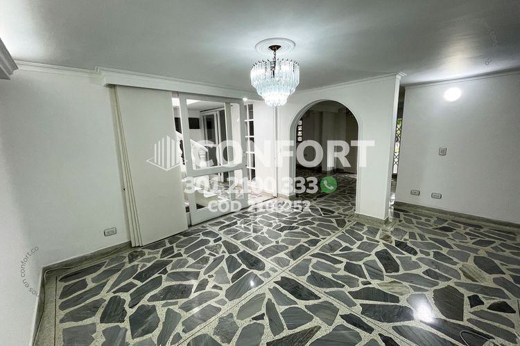 Casa en Arriendo en Loma del Escobero, Envigado - Miniatura 3
