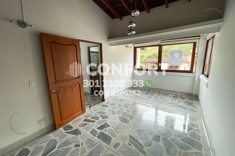 Casa en Arriendo en Loma del Escobero, Envigado - Miniatura 17