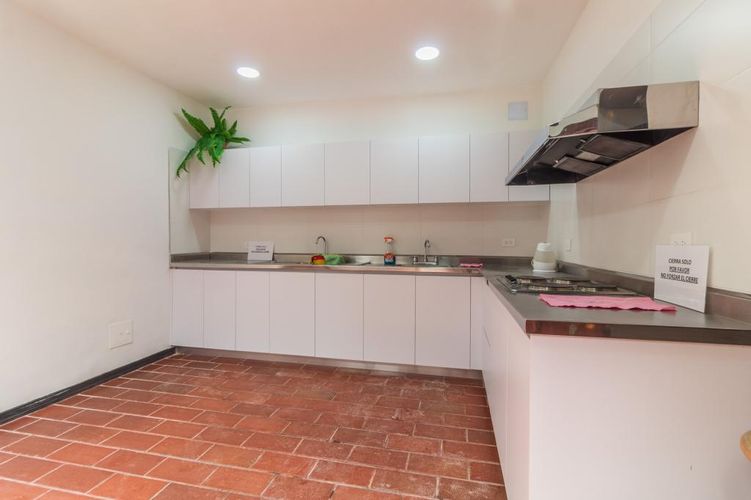 Oficina en arriendo en Quinta camacho, Bogotá - Miniatura 7