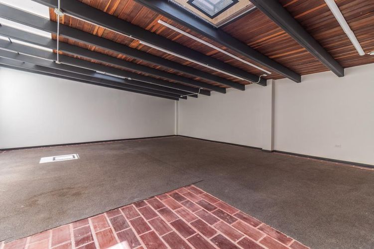 Oficina en arriendo en Quinta camacho, Bogotá - Miniatura 11