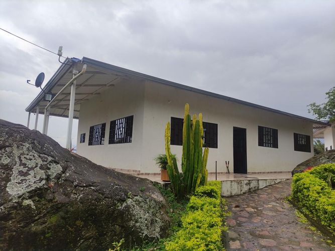 Finca en Arriendo en San antonio del tequendama - Miniatura 2
