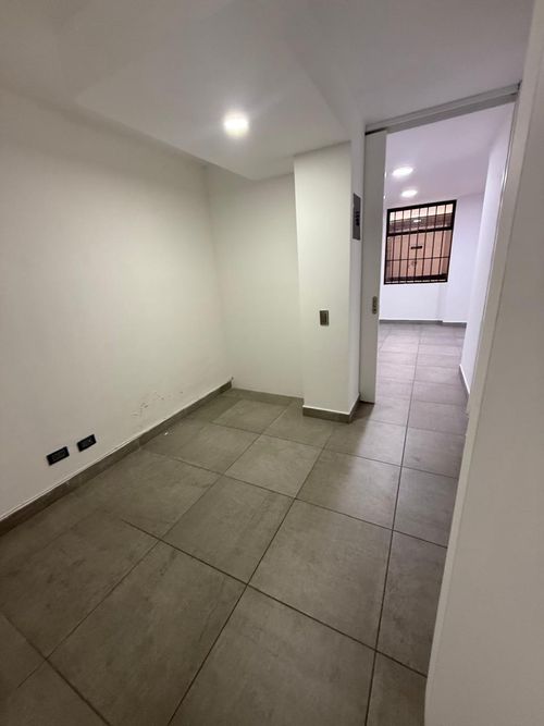 Oficina en Arriendo en Laureles, Medellín - Miniatura 4