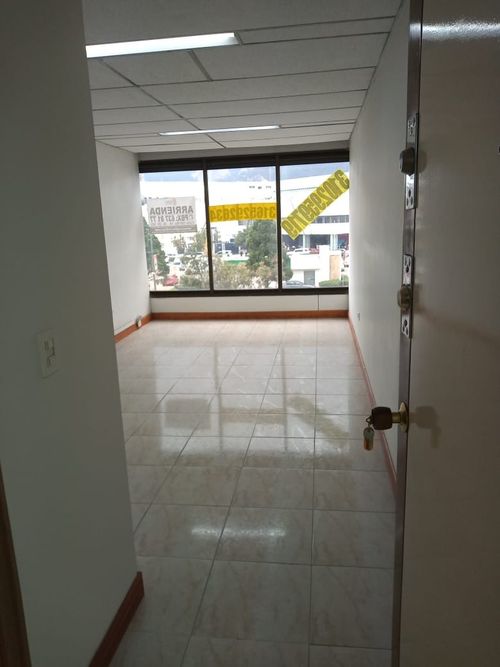 Oficina en  Arriendo en Santa barbara occidental, Bogotá - Miniatura 15
