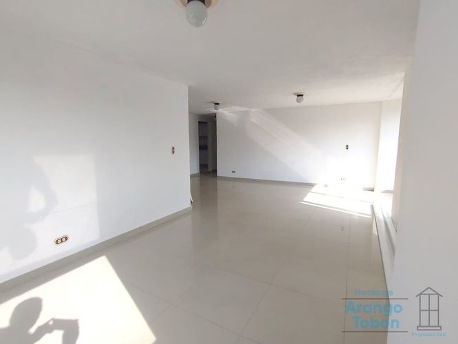 Apartamento en  Arriendo en Conquistadores, Medellín - Imagen 1