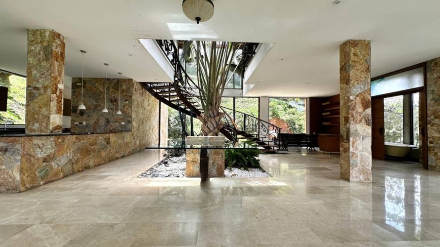 Casa en  Arriendo en El Poblado, Medellín - Imagen 1