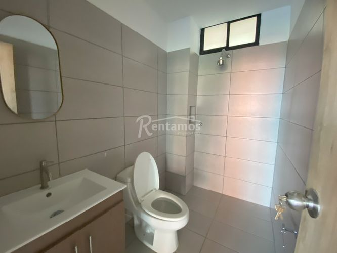 Oficina en Arriendo en El Poblado, Medellín - Miniatura 9