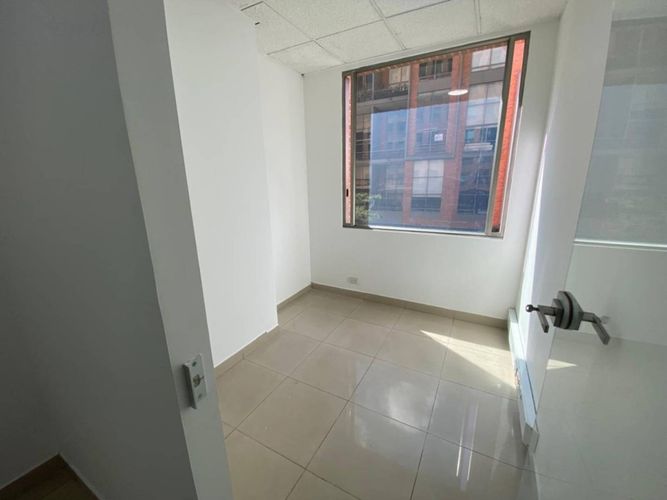 Oficina en  Arriendo en Rincon del chico, Bogotá - Miniatura 3