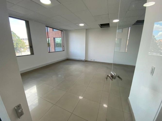 Oficina en  Arriendo en Rincon del chico, Bogotá - Miniatura 8
