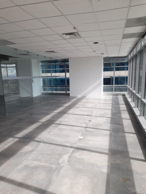 Oficina en Arriendo en Santa Barbara, Bogotá - Miniatura 3