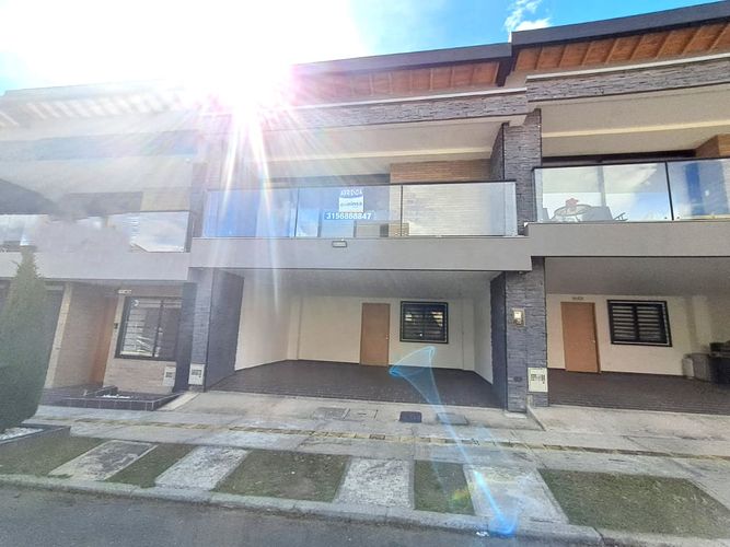 Casa en Arriendo en San Antonio de Pereira, Rionegro - Imagen 1