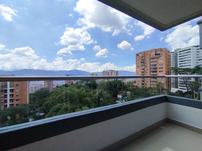 Apartaestudio en  Arriendo en Loma del Esmeraldal, Envigado - Miniatura 4