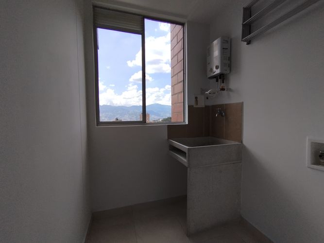 Apartaestudio en  Arriendo en Loma del Esmeraldal, Envigado - Miniatura 5