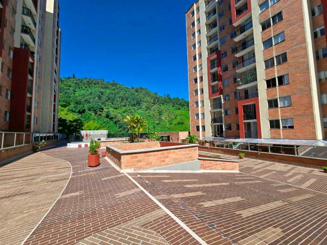 Apartamento en Arriendo en Rodeo Alto, Medellín - Miniatura 24