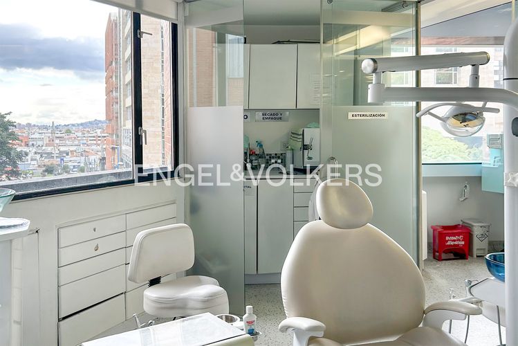 Oficina en  Venta en Santa Barbara, Bogotá - Imagen 1