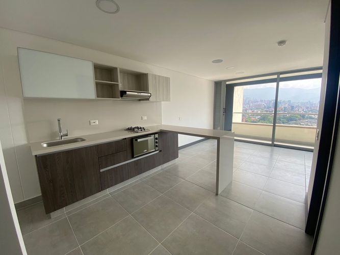 Apartamento en Arriendo en Ciudad del Río, Medellín - Miniatura 3