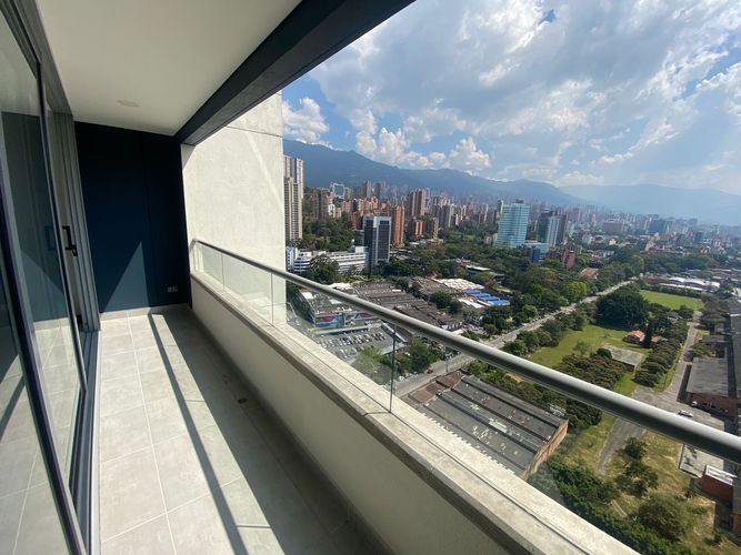 Apartamento en Arriendo en Ciudad del Río, Medellín - Miniatura 8