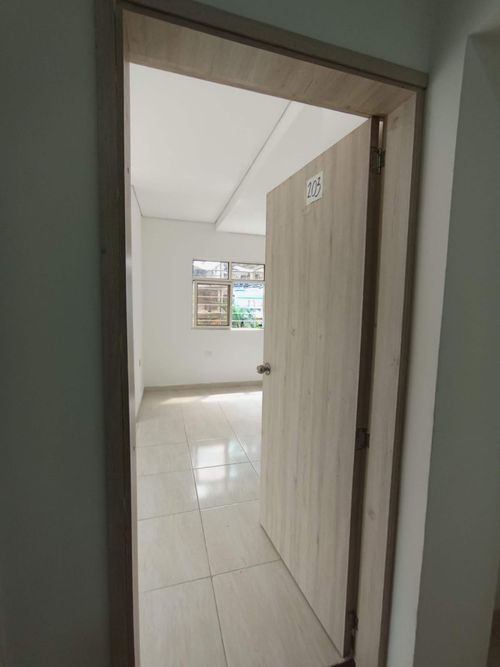 Apartaestudio en Arriendo en Urbanizacion la base (planta y talleres), Cali - Miniatura 4