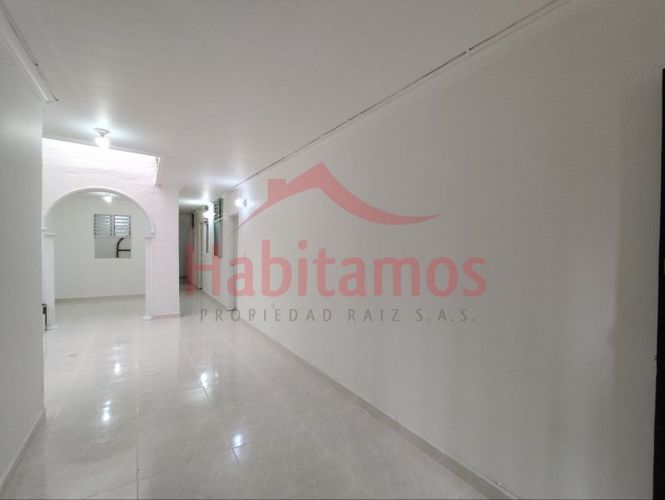 Apartamento en arriendo en Laureles, Medellín - Miniatura 2