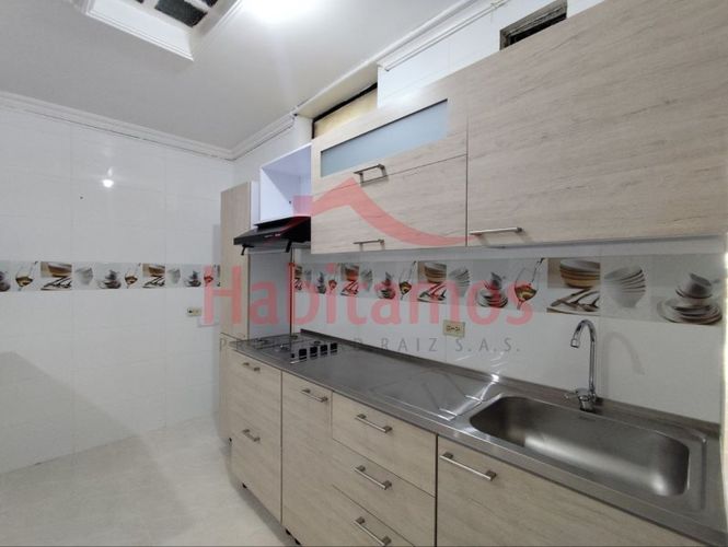 Apartamento en arriendo en Laureles, Medellín - Miniatura 4