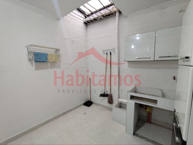 Apartamento en arriendo en Laureles, Medellín - Miniatura 13